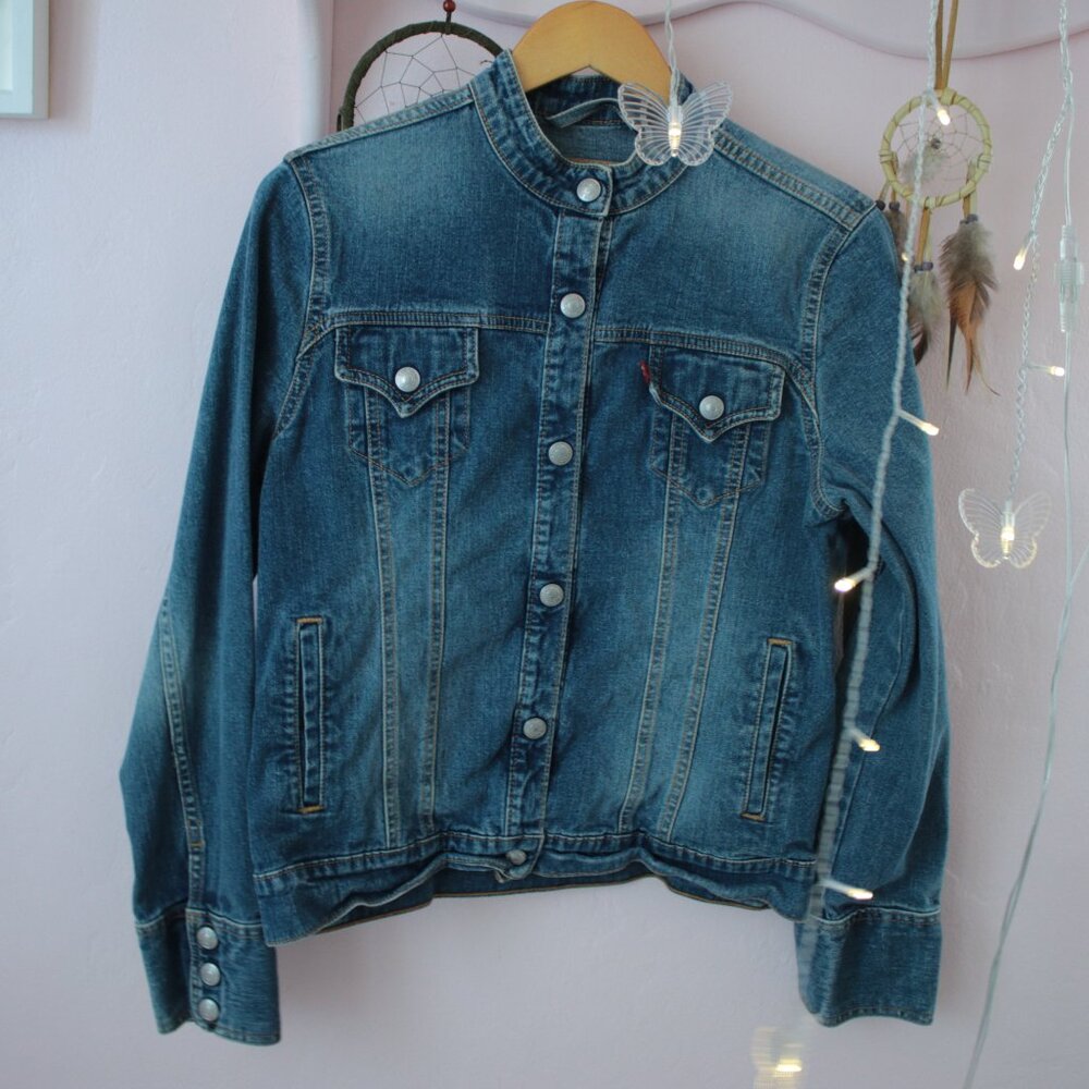 Levi's Classic Jean Jacket Women's Size Medium Denim Light Wash